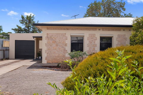 Cute And Cosy - Events, Workers, Getaways - Holiday Adelaide 0