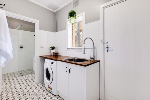 Cute And Cosy - Events, Workers, Getaways - Holiday Adelaide 11