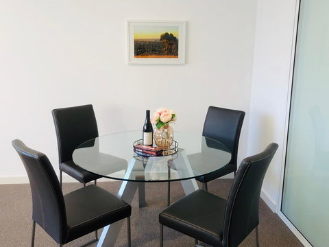 Central Escape @ Adelaide CBD - Holiday Adelaide 6