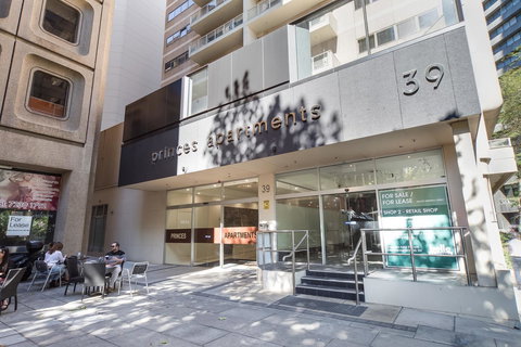 York Apartments On Grenfell - Holiday Adelaide 7