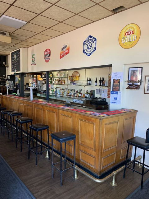 Commercial Hotel Morgan - Holiday Adelaide 2