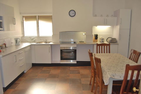Jacaranda Cottage - Holiday Adelaide 3