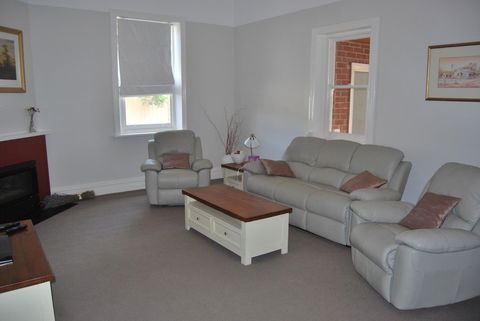 Jacaranda Cottage - Holiday Adelaide 6