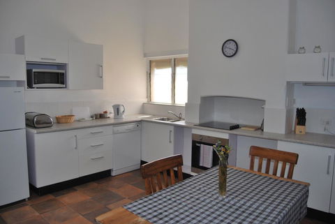 Jacaranda Cottage - Holiday Adelaide 8