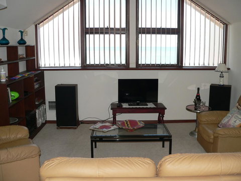 Brighton Beach House - Holiday Adelaide 6