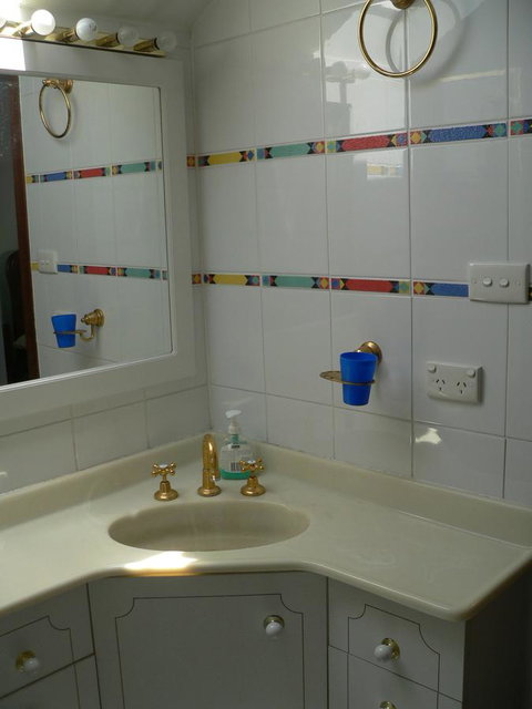 Brighton Beach House - Holiday Adelaide 9