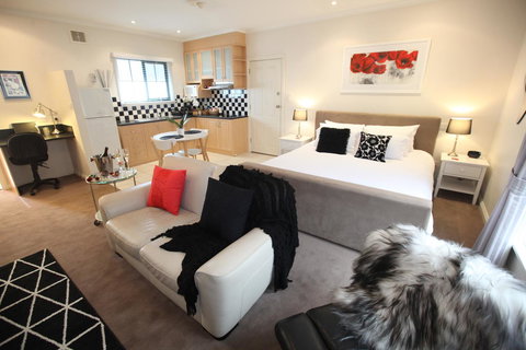 Wine And Roses Bed And Breakfast - Holiday Adelaide 9