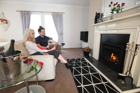 Wine And Roses Bed And Breakfast - Holiday Adelaide 8