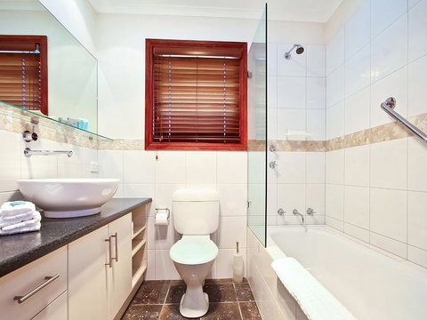 Wine And Roses Bed And Breakfast - Holiday Adelaide 1