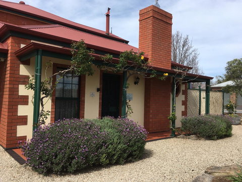 Wine And Roses Bed And Breakfast - Holiday Adelaide 14