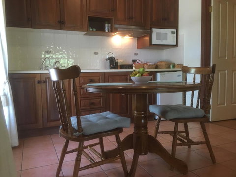 Wine And Roses Bed And Breakfast - Holiday Adelaide 2