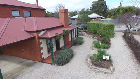 Wine And Roses Bed And Breakfast - Holiday Adelaide 13