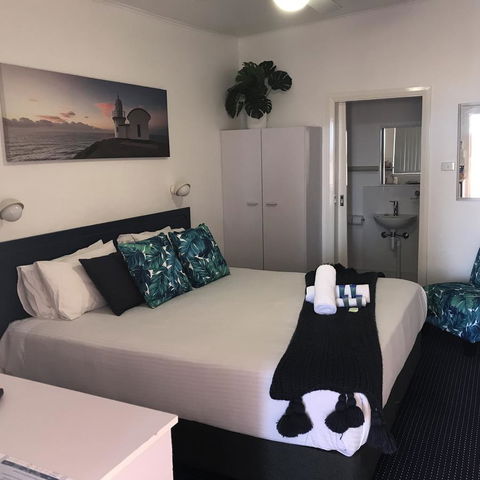 OCEAN BREEZE MOTEL - Holiday Adelaide 2