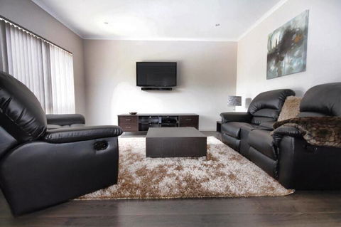 Casavino Luxury Villa - Holiday Adelaide 18