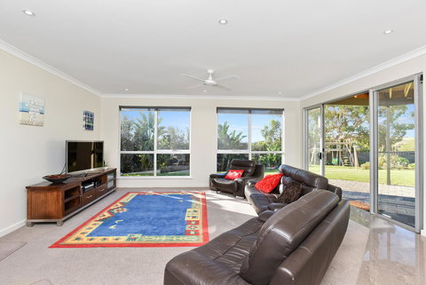 Lavina Luxury Beach House - Holiday Adelaide 11