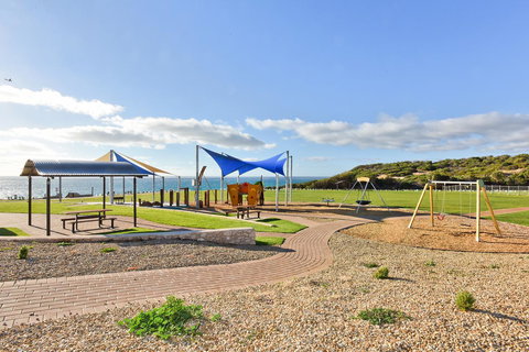 Lavina Luxury Beach House - Holiday Adelaide 32