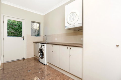 Lavina Luxury Beach House - Holiday Adelaide 30