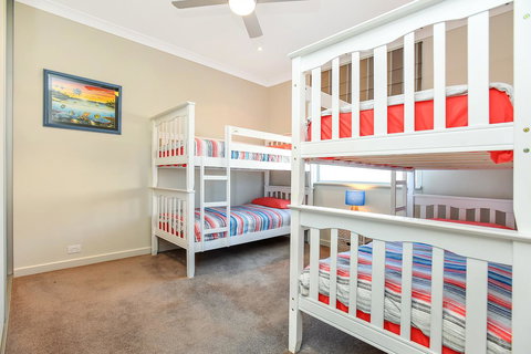 Lavina Luxury Beach House - Holiday Adelaide 18