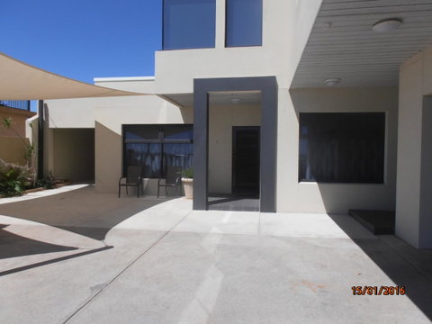 Atlantic West Beach Apartments - Holiday Adelaide 2