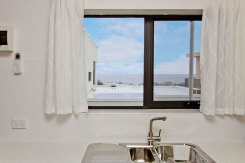 Atlantic West Beach Apartments - Holiday Adelaide 12