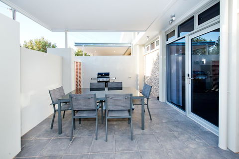 Loxton Courthouse Apartments - Holiday Adelaide 18
