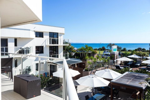 Bayview Beachfront Apartments, In Town Right On The Beach - Holiday Adelaide 15