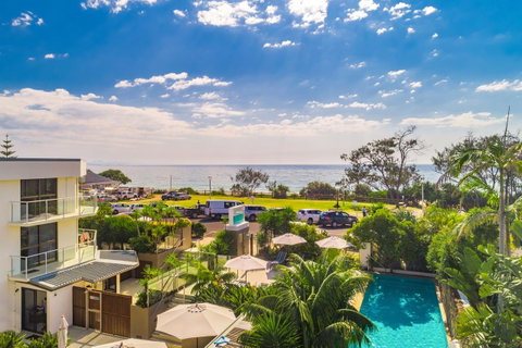 Bayview Beachfront Apartments, In Town Right On The Beach - Holiday Adelaide 27