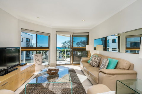 Bayview Beachfront Apartments, In Town Right On The Beach - Holiday Adelaide 38
