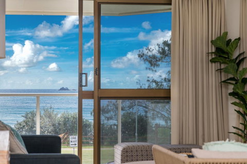 Bayview Beachfront Apartments, In Town Right On The Beach - Holiday Adelaide 29