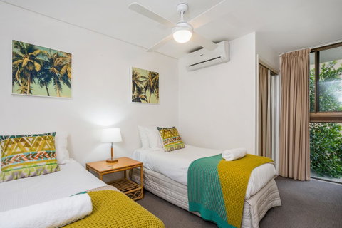 Bayview Beachfront Apartments, In Town Right On The Beach - Holiday Adelaide 34