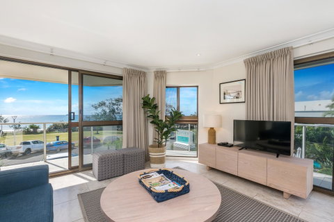 Bayview Beachfront Apartments, In Town Right On The Beach - Holiday Adelaide 36