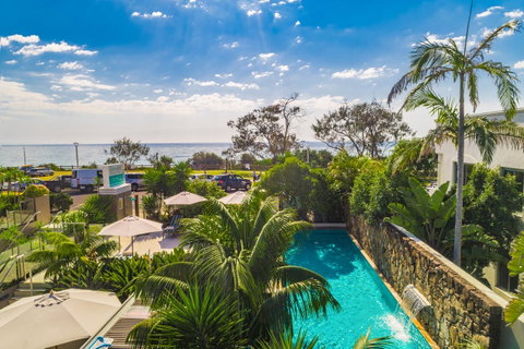 Bayview Beachfront Apartments, In Town Right On The Beach - Holiday Adelaide 0