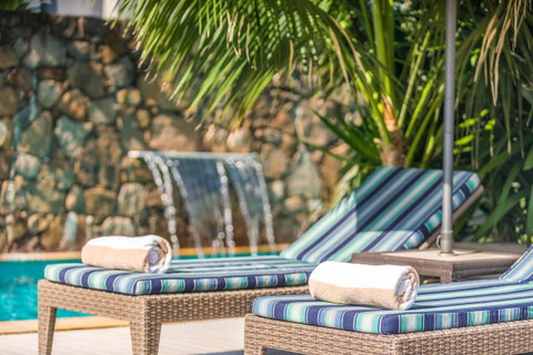 Bayview Beachfront Apartments, In Town Right On The Beach - Holiday Adelaide 4