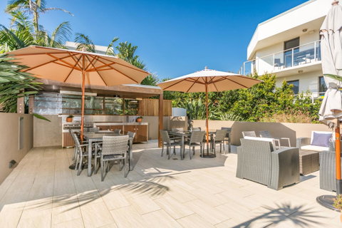 Bayview Beachfront Apartments, In Town Right On The Beach - Holiday Adelaide 9