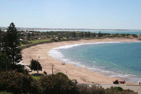 Trafalgar Premium Vintage Suites - Holiday Adelaide 4