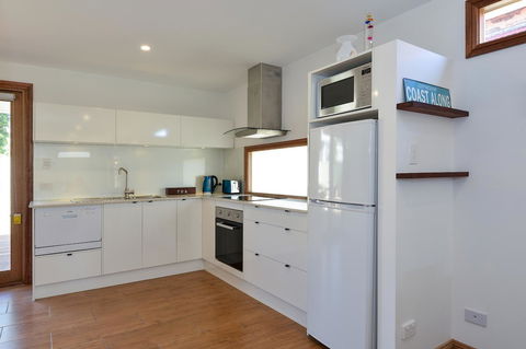 Trafalgar Premium Vintage Suites - Holiday Adelaide 9