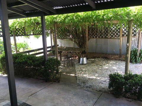 Hilltop Too - Holiday Adelaide 11