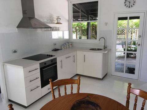 Hilltop Too - Holiday Adelaide 2