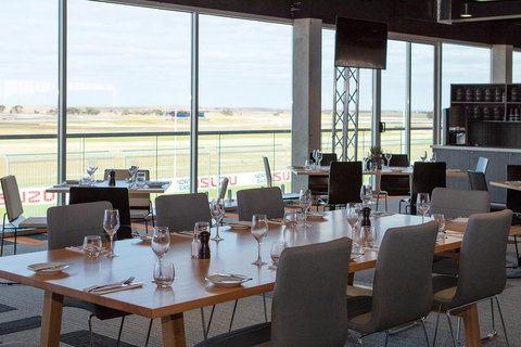 Rydges Pit Lane - Holiday Adelaide 38