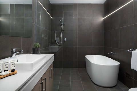 Rydges Pit Lane - Holiday Adelaide 11