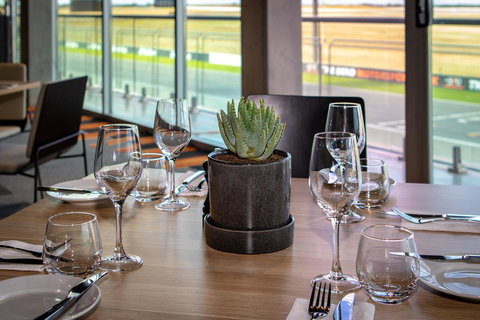 Rydges Pit Lane - Holiday Adelaide 37