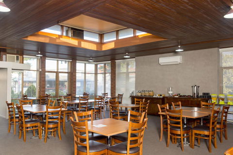 Bathurst Motor Inn - Holiday Adelaide 27