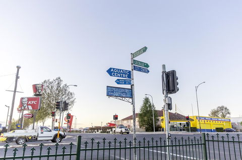 Bathurst Motor Inn - Holiday Adelaide 36