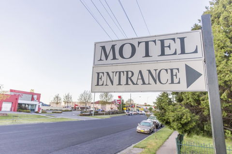 Bathurst Motor Inn - Holiday Adelaide 35