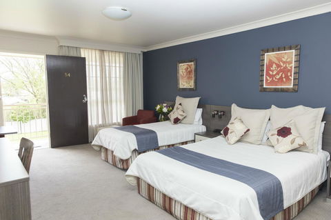 Bathurst Motor Inn - Holiday Adelaide 12