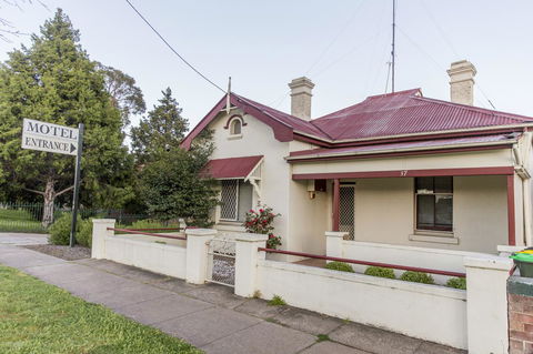 Bathurst Motor Inn - Holiday Adelaide 30