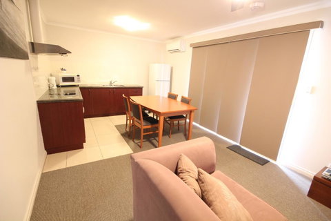 Port Vincent Motel & Apartments - Holiday Adelaide 4