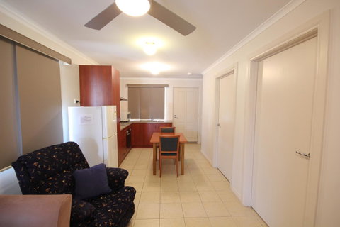 Port Vincent Motel & Apartments - Holiday Adelaide 8