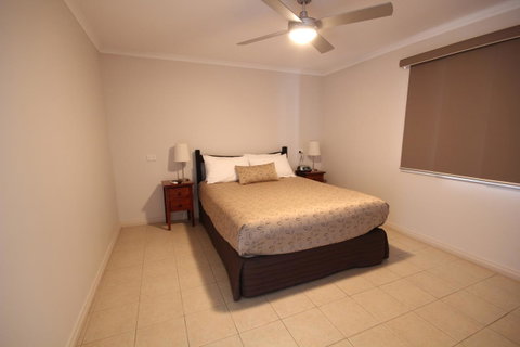 Port Vincent Motel & Apartments - Holiday Adelaide 5