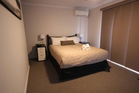 Port Vincent Motel & Apartments - Holiday Adelaide 9